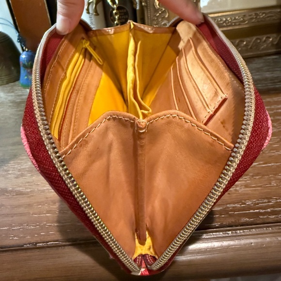 Dooney Bourke Floral Garden Roses Medium Zip Around Wallet Coated Canvas Leather - Picture 9 of 12